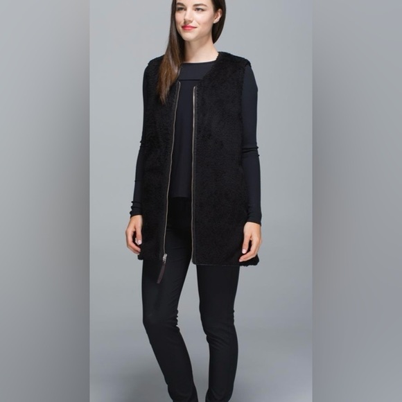Lululemon Everything She Wants Reversible Vest  Black - Picture 3 of 14